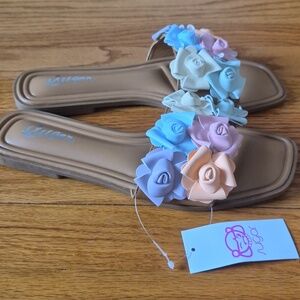 Sugar Floral Slide Sandals with Pastel Roses, size 8W NWOB